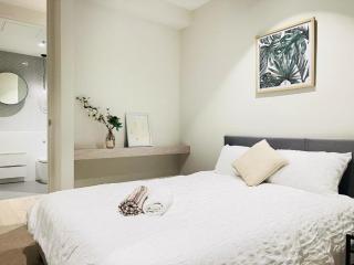 CBD 3-Bedroom - 8