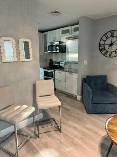 The Little Blue House Kenwood Ping Pong Hockey Family - 3