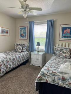 Absolute Beach 4bedrooms-3bath steps to beach - 2