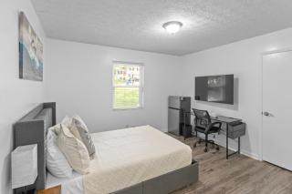 5BD 2BTH Home Near Hartsfield Jackson Airport - College Park - 1
