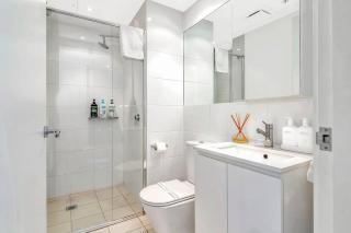 'The Hindmarsh' Hotel-style Pad with Hills Panorama - Adelaide - 4