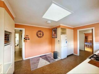Nice 3 bedroom House Mt Waverley - 9