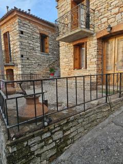 Ecological Traditional Vacation house at Platanos - Karlovasi - 0