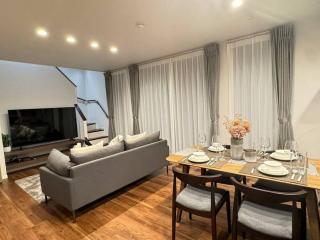 Crystal Flame Lodge Koshi 6 - - 6