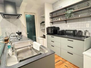 Crystal Flame Lodge Koshi 6 - - 2