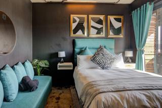 Premium Stay in Central Johannesburg Cultural Heart - Hallmark House - 2