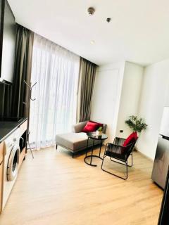 Seaview Urban Retreat Edge 1 Expansive Bedroom - Pattaya - 8