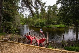 Cozy Riverside Getaway Pine Bend Cottage 5589 - Grayling - 7