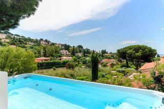 SELECT'soHOME - Villa avec piscine, spa et babyfoot pour 10 personnes à proximité de la plage d'Aiguebelle ! - 5 ETOILES - VILLA MANDARINIERS - 8