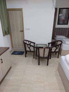 Hill side hotel - Karnaprayāg - 9