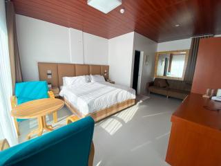 Q Beach Resort - Cabangan - 3
