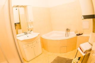 Apartment in Prague's Best Local Area - Prague - 5