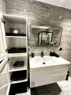 Luxury one bedroom apartment ! - 5