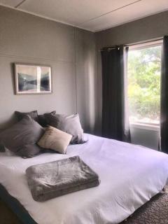 Cosy Country Cottage with AirCon - Hay - 6