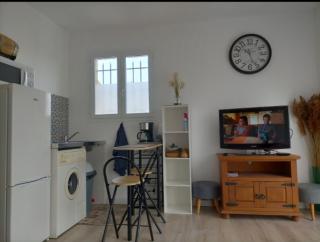 Studio 20 M2 avec piscine et terrasse - Péret - 9