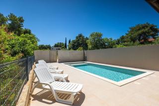 250 Meter zum Strand mit Privatpool, BBQ, Klima - Premantura - 2