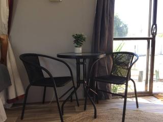 Cute Private Studio Flat with AIRCON! - Hay - 2