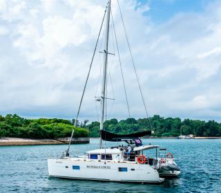 White Sails Yacht Sunrise - Singapura - 5