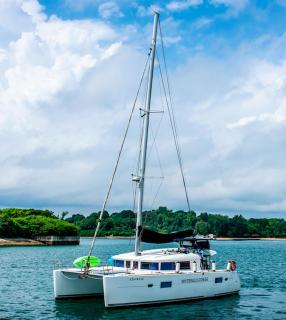 White Sails Yacht Sunrise - Singapura - 4