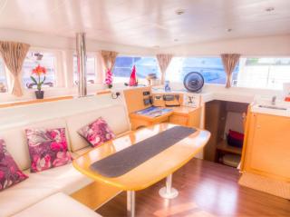 White Sails Yacht Sunrise - Singapura - 1