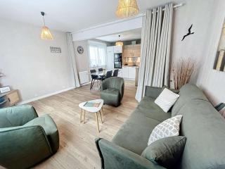 Bel appartement rénové au cœur de Jullouville, 100m de la plage, 1 chambre, 4 couchages, parking privé - FR-1-361-72 - Jullouville-les-Pins - 0