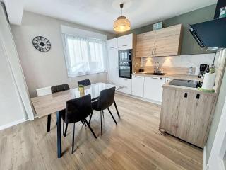 Bel appartement rénové au cœur de Jullouville, 100m de la plage, 1 chambre, 4 couchages, parking privé - FR-1-361-72 - Jullouville-les-Pins - 4