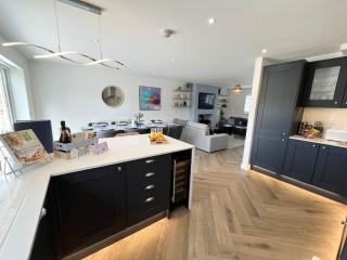 Coastal 5-Bedroom House in Devon with a Hot Tub - Budleigh Salterton - 2