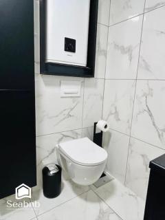 Charming Downtown - AC - WiFi - Private Entrance - Nice - 8