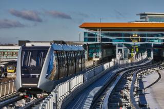 Hampton by Hilton Luton Airport - Luton - 8