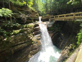 B3 NEW Awesome Tiny Home with AC Mountain Views Minutes to Skiing Hiking Attractions - 2