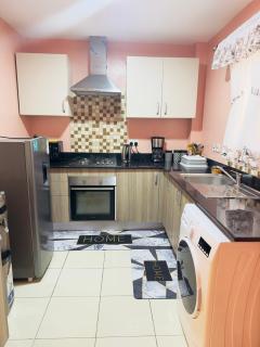 Cozy Home Near Wilson Airport & Giraffe Center - Nairobi - 6