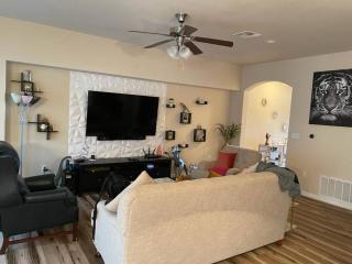 Stylish 3 Bedroom retreat near Downtown and Outlet - Kyle - 9