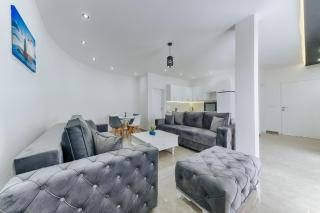 Lux DAM Apartments - Bar - 3