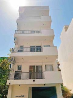 Near Airport Minimalistic Studio Apartment - New Delhi - 7