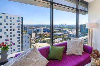 Olympic Park with View Parking near Train - Sydney - 3