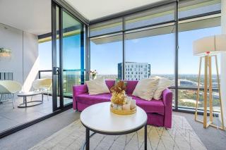 Olympic Park with View Parking near Train - Sydney - 6