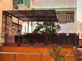 Apartamento con encanto, patio y piscina - Hospitalet de Llobregat - 7