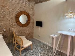 Apartamento con encanto, patio y piscina - Hospitalet de Llobregat - 5