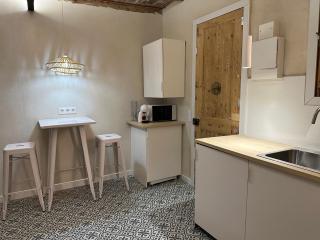 Apartamento con encanto, patio y piscina - Hospitalet de Llobregat - 4