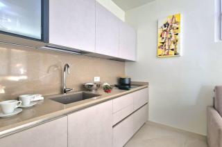 Soleil Apartment - Front Lake - 1
