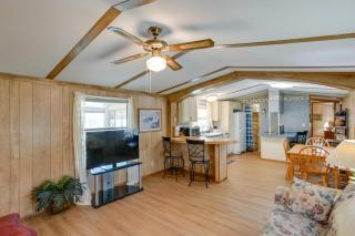 Blackwell Home with Enclosed Porch Steps to Water! - 7