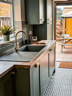 Pass the Keys Stunning Cottage in the Heart of Old Leigh - Southend-on-Sea - 4
