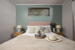 Blackbird Lodge, Strawberryfield Park - Free Parking, Hot tub, pets allowed - 1