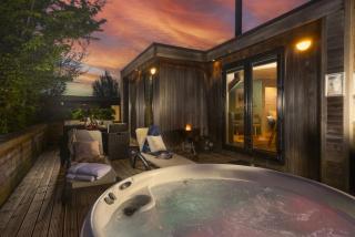 Blackbird Lodge, Strawberryfield Park - Free Parking, Hot tub, pets allowed - 0
