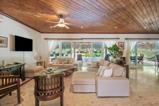 Luxury Villa on La Cana Golf Course with Pool, Jacuzzi, Cart & Maid - Punta Cana - 1