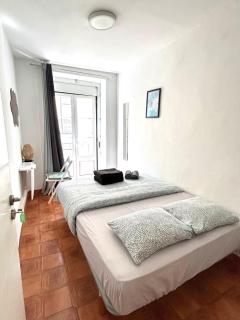 Shared Apartment With Bright Private Patio in Lisboa - Lissabon - 3