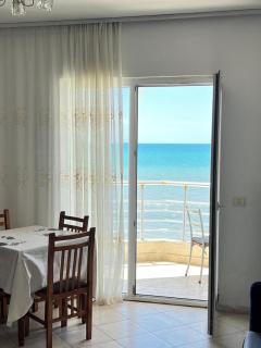 Lungomare Beachfront Apartments - Durazzo - 7