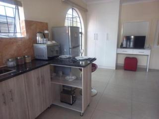 4th Avenue Themepark & Lodge - Rustenburg - 9