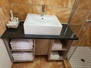 4th Avenue Themepark & Lodge - Rustenburg - 7
