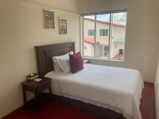 4th Avenue Themepark & Lodge - Rustenburg - 3